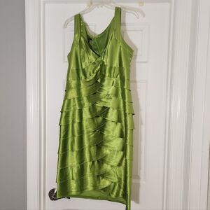 Suite 7 Neon green satin pleated cocktail party Dress Sz 12+